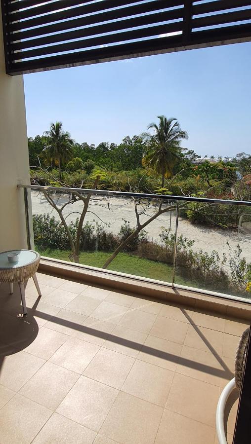 - Azam Luxury Resort&spa Hotel Sansibar