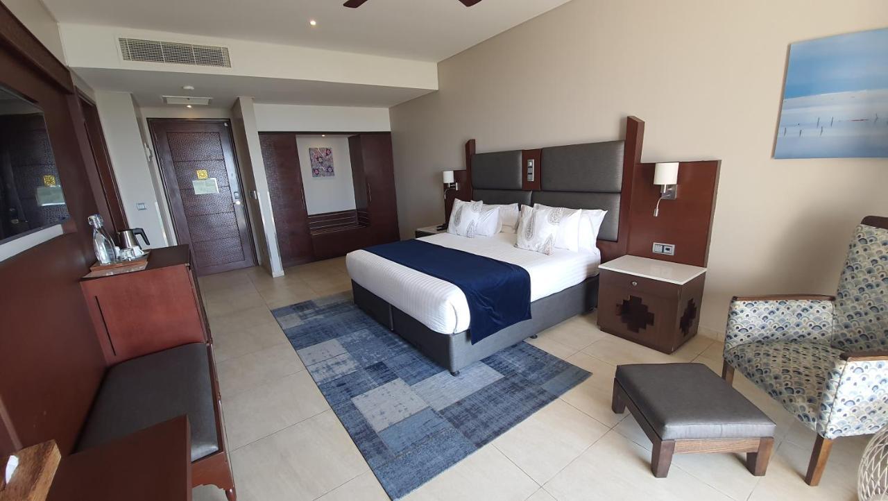 - Azam Luxury Resort&spa Sansibar