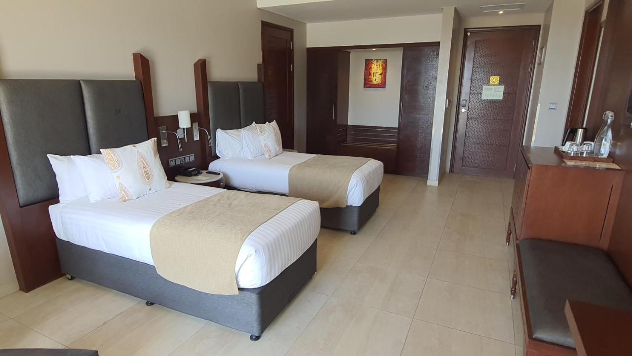 - Azam Luxury Resort&spa
