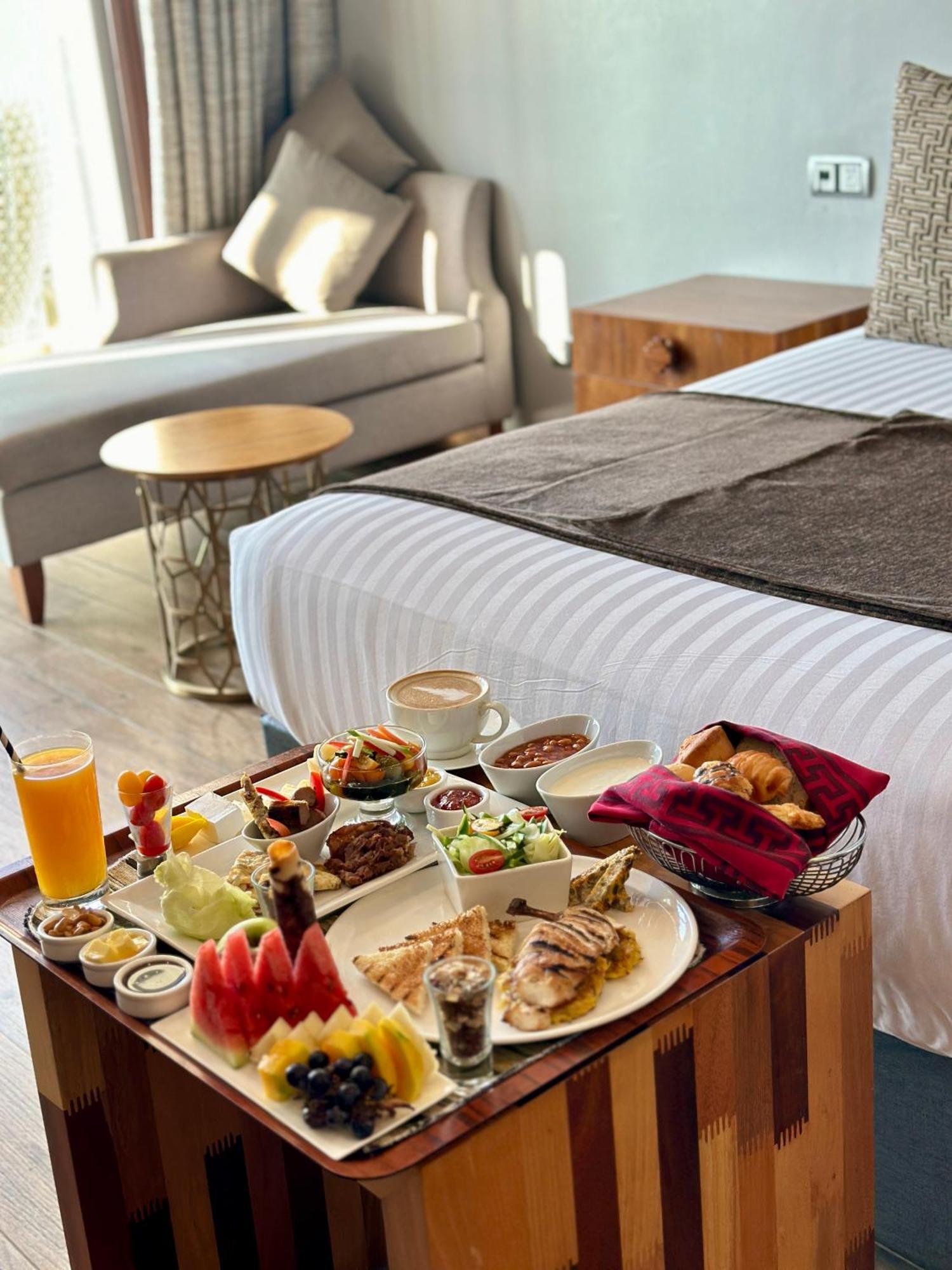 - Azam Luxury Resort&spa