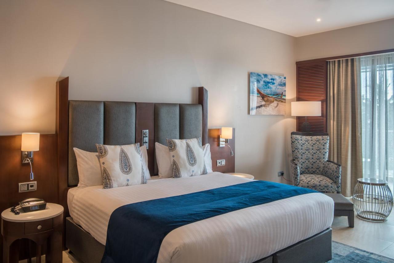 - Azam Luxury Resort&spa Sansibar